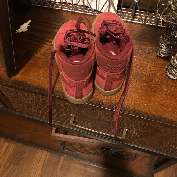 Nike - Picture 2 of 4